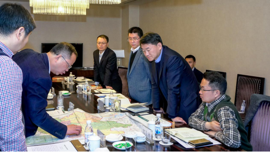 集团党委书记、董事长任丁会见峨边 县委书记谭焰一行